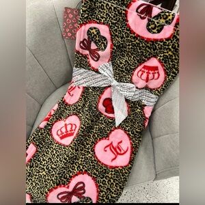 🩷🍒Juicy couture leopard cherry throw blanket